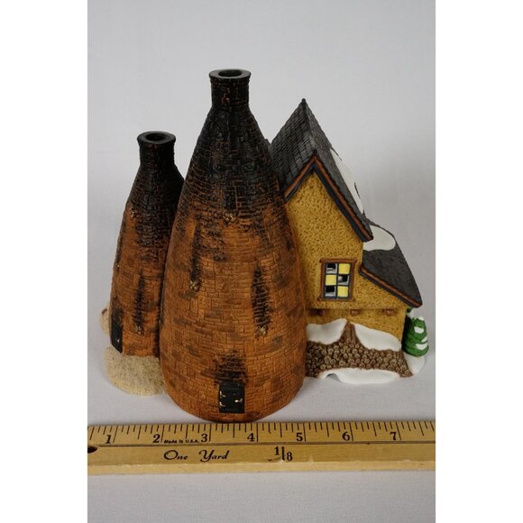 Department 56 Dickens' Village Royal Staffordshire Porcelains Lighted #58481 - Picture 4 of 10